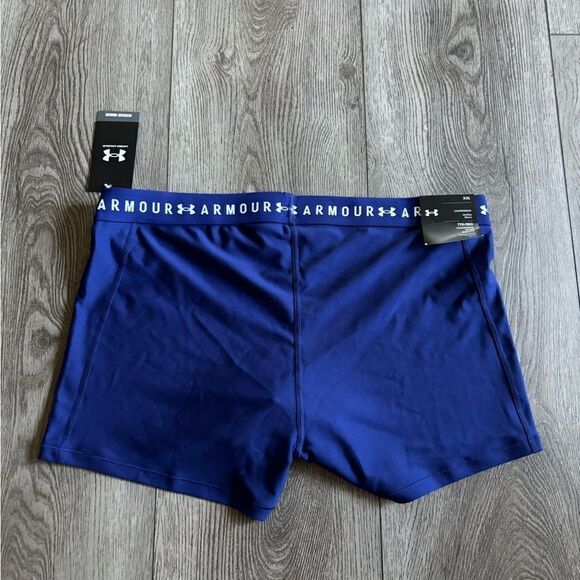 Under armour woman’s compression mid rise shorts - Picture 2 of 4